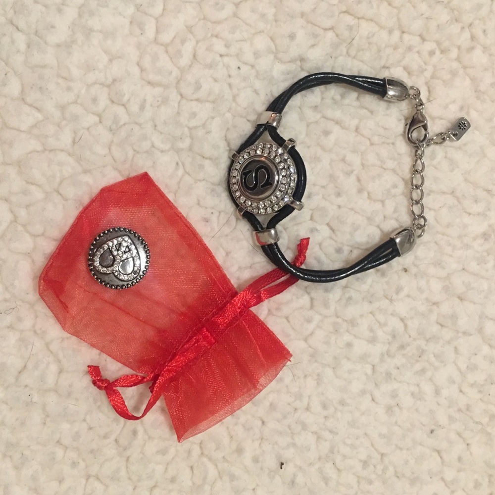 Gingersnap bracelet with extra snap
